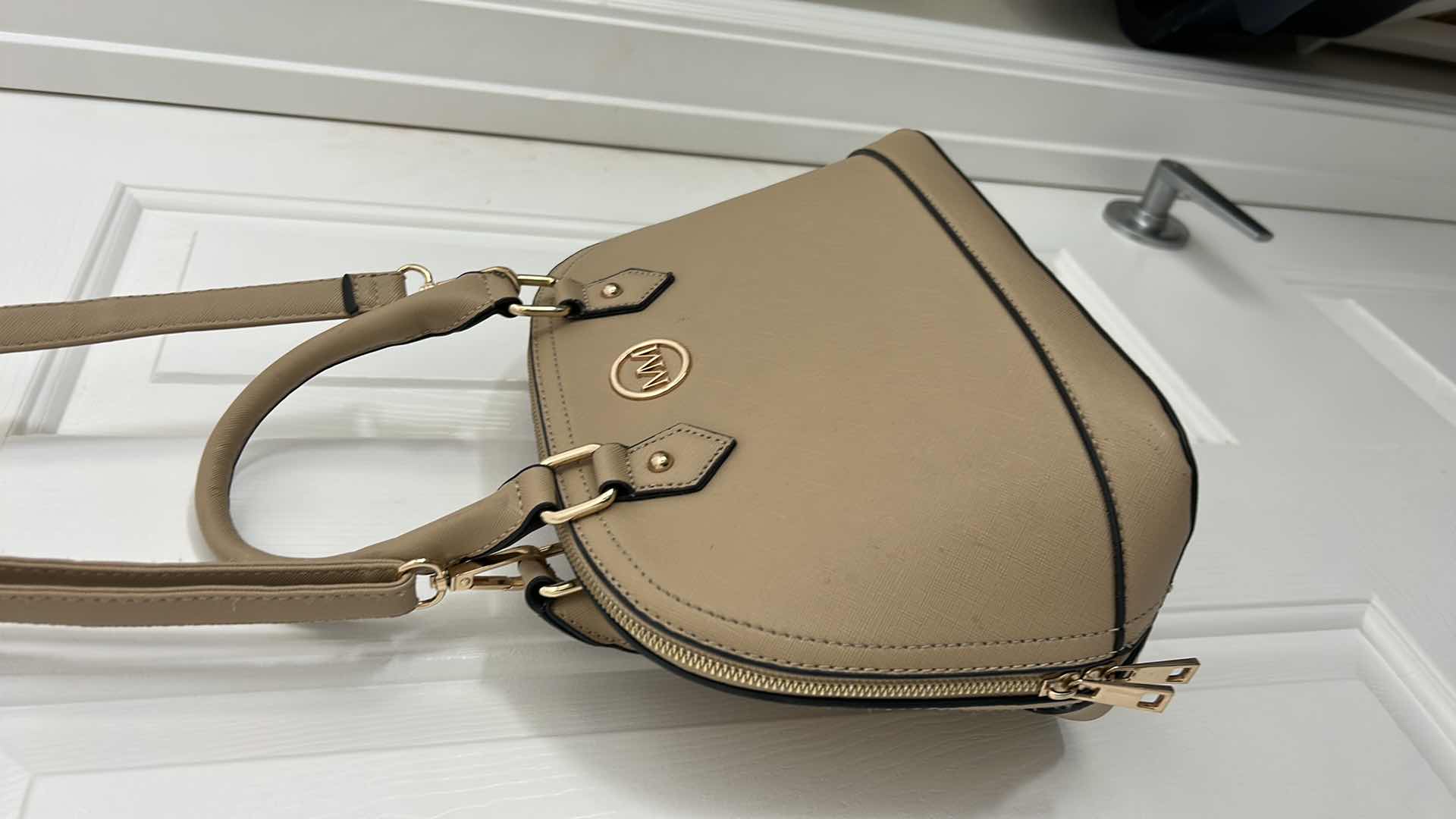 Photo 1 of WOMENS HANDBAG