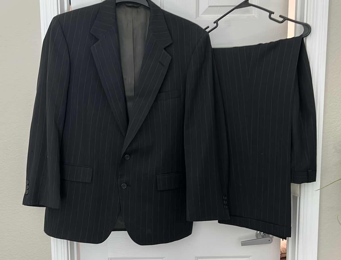 Photo 1 of MENS SUIT  BOTANY 500 COUTURE 42R (WAIST 34-36)