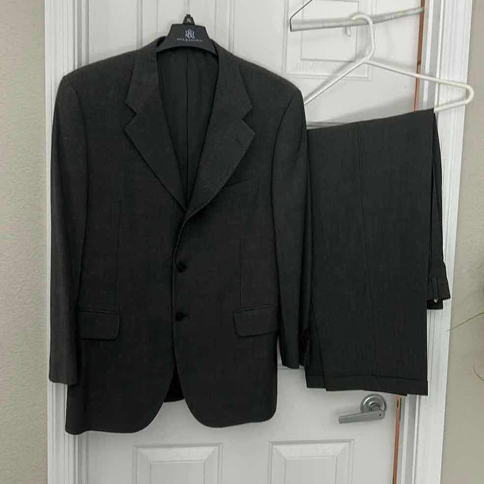 Photo 1 of MENS ITALIAN GIORGIO ZILLIONI SUIT 40L (WAIST 34-35)