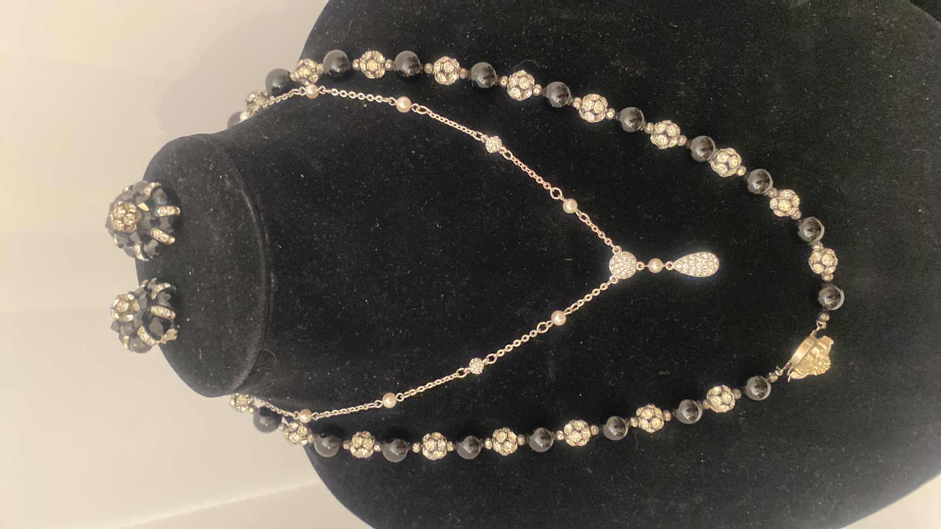 Photo 1 of COSTUME JEWELRY - NECKLACES &  BRACELETS IN BAG