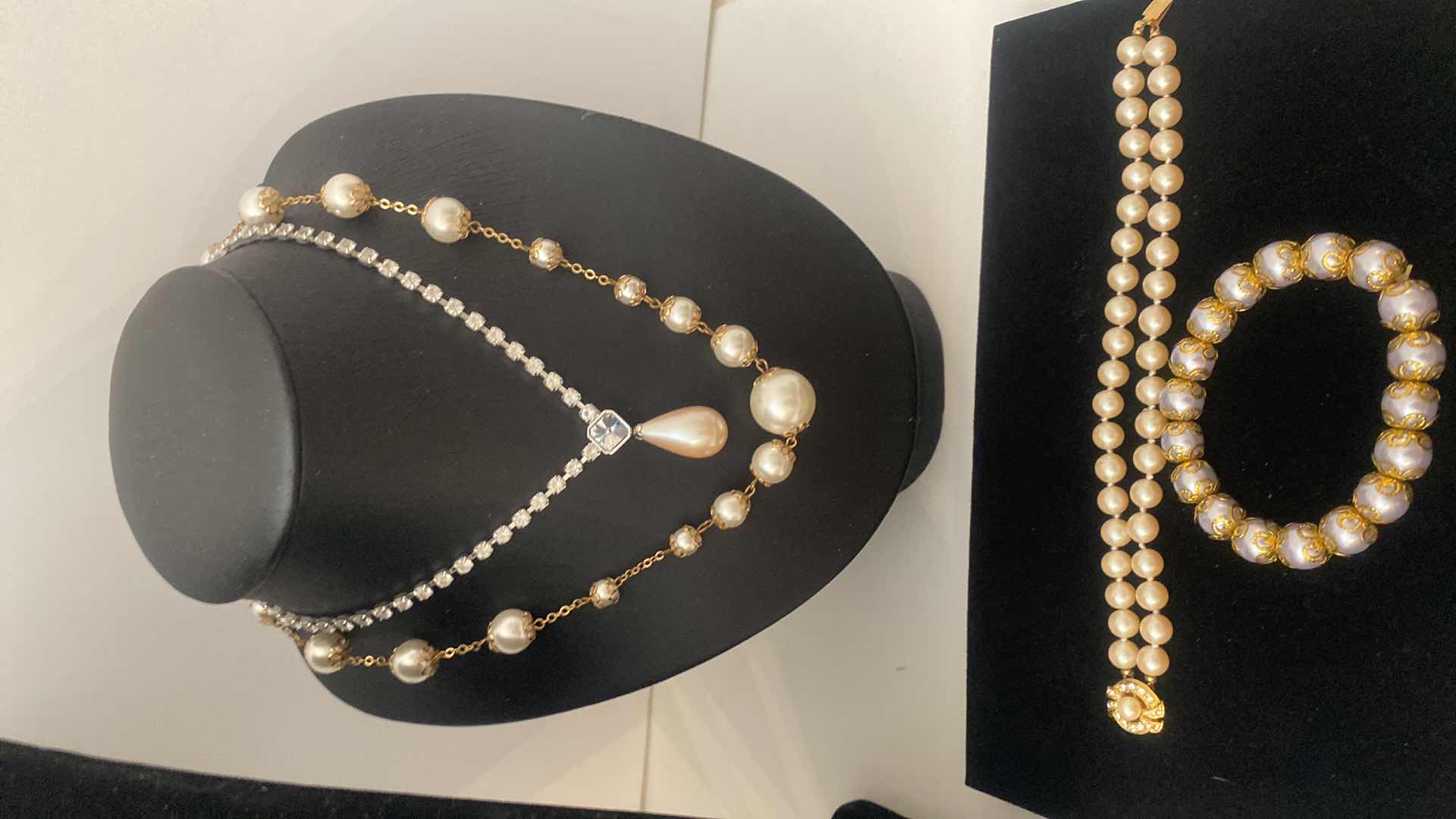 Photo 1 of COSTUME JEWELRY - NECKLACES &  BRACELETS IN BAG