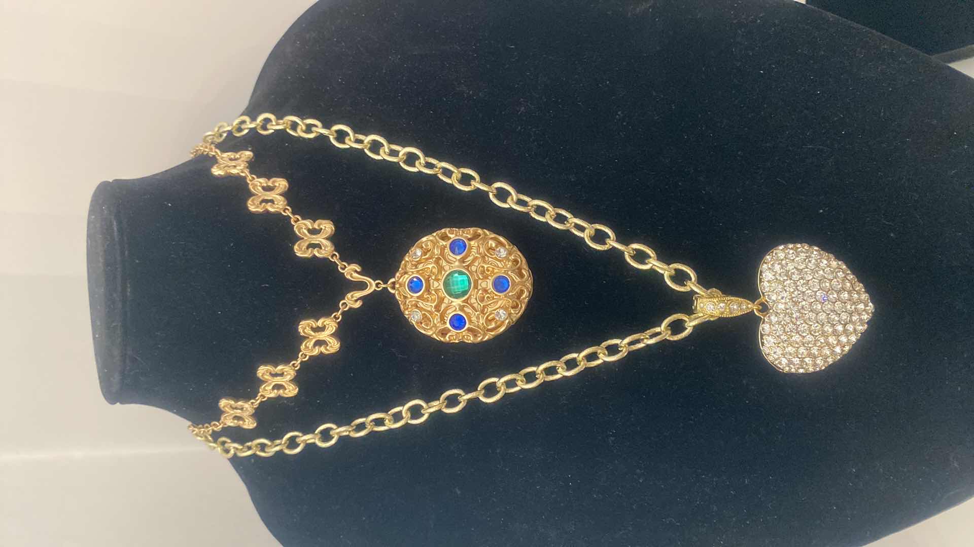 Photo 1 of COSTUME JEWELRY - 3 NECKLACES