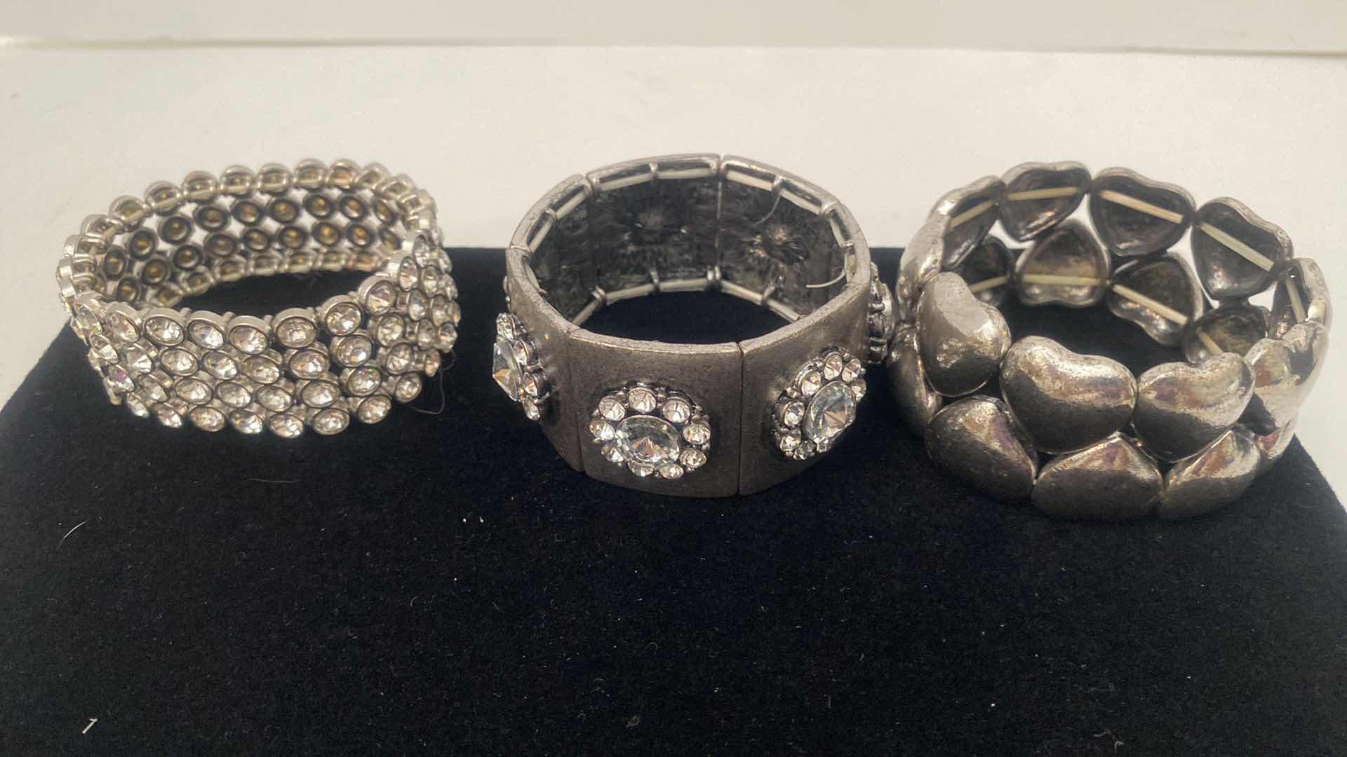 Photo 1 of COSTUME JEWELRY - BRACELETS