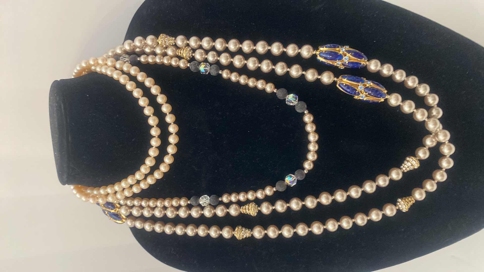 Photo 1 of COSTUME JEWELRY - NECKLACES