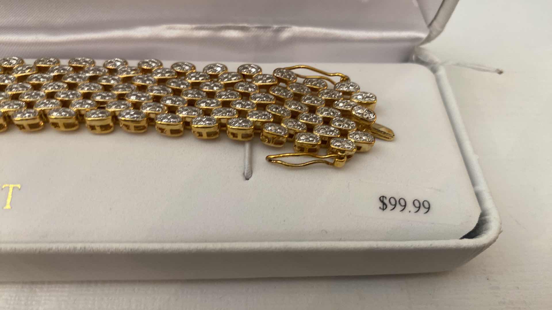 Photo 1 of WOMENS FINE SILVER PLATED GENUINE DIAMOND ACCENT BRACELET