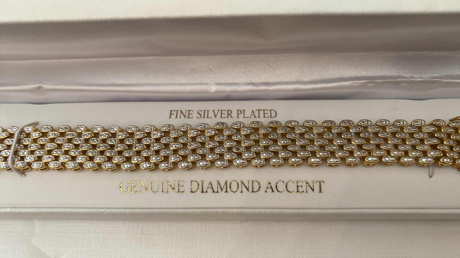 Photo 1 of WOMENS FINE SILVER PLATED GENUINE DIAMOND ACCENT BRACELET