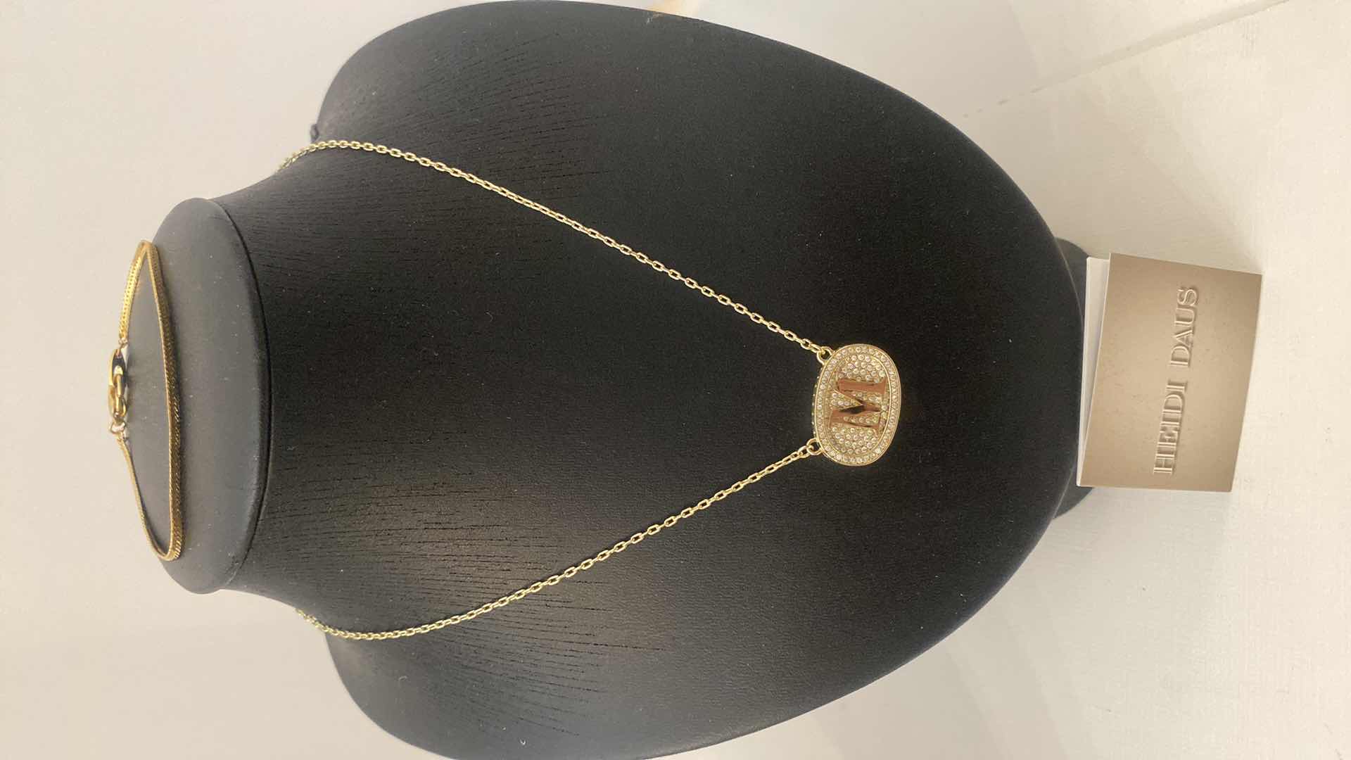 Photo 1 of HEIDI DAUS NECKLACE COSTUME JEWELRY & UNBRANDED BRACELET