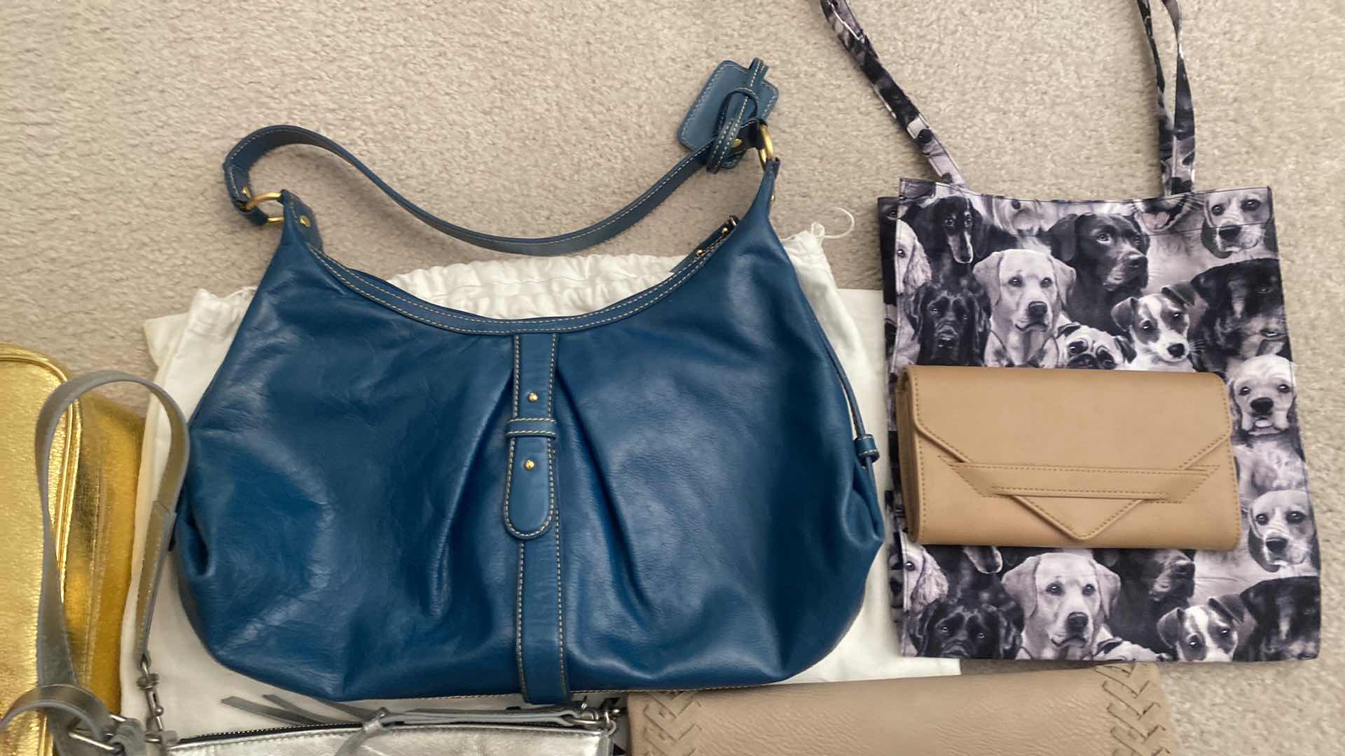 Photo 1 of WOMENS HANDBAG ASSORTMENT