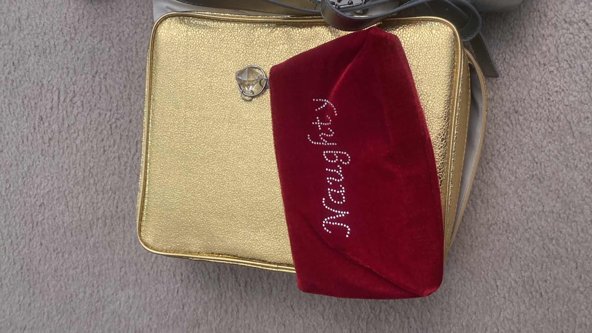 Photo 1 of WOMENS HANDBAG ASSORTMENT