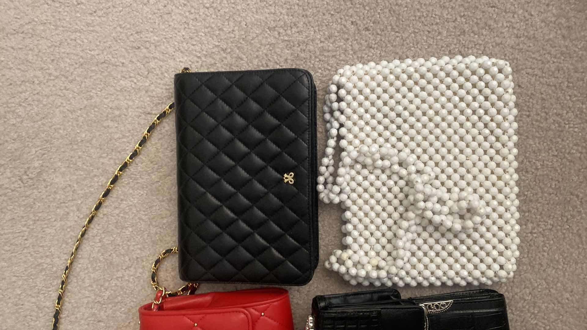 Photo 1 of WOMENS HANDBAG ASSORTMENT