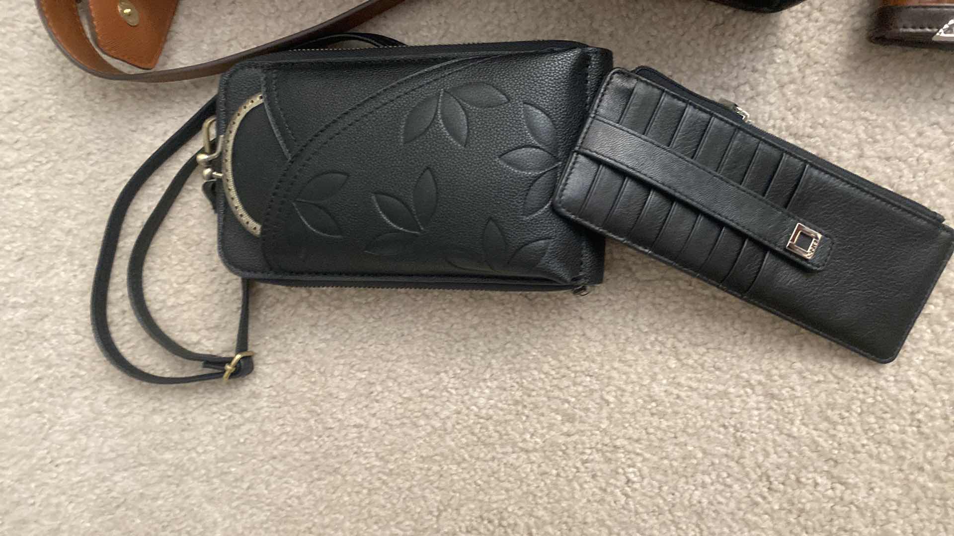 Photo 1 of WOMENS HANDBAG ASSORTMENT