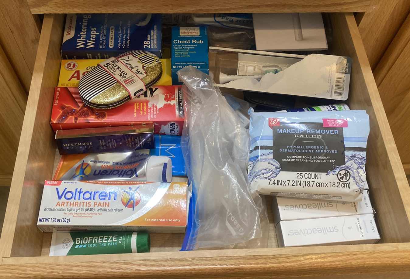 Photo 1 of CONTENTS S MASTER BATH 4 DRAWERS