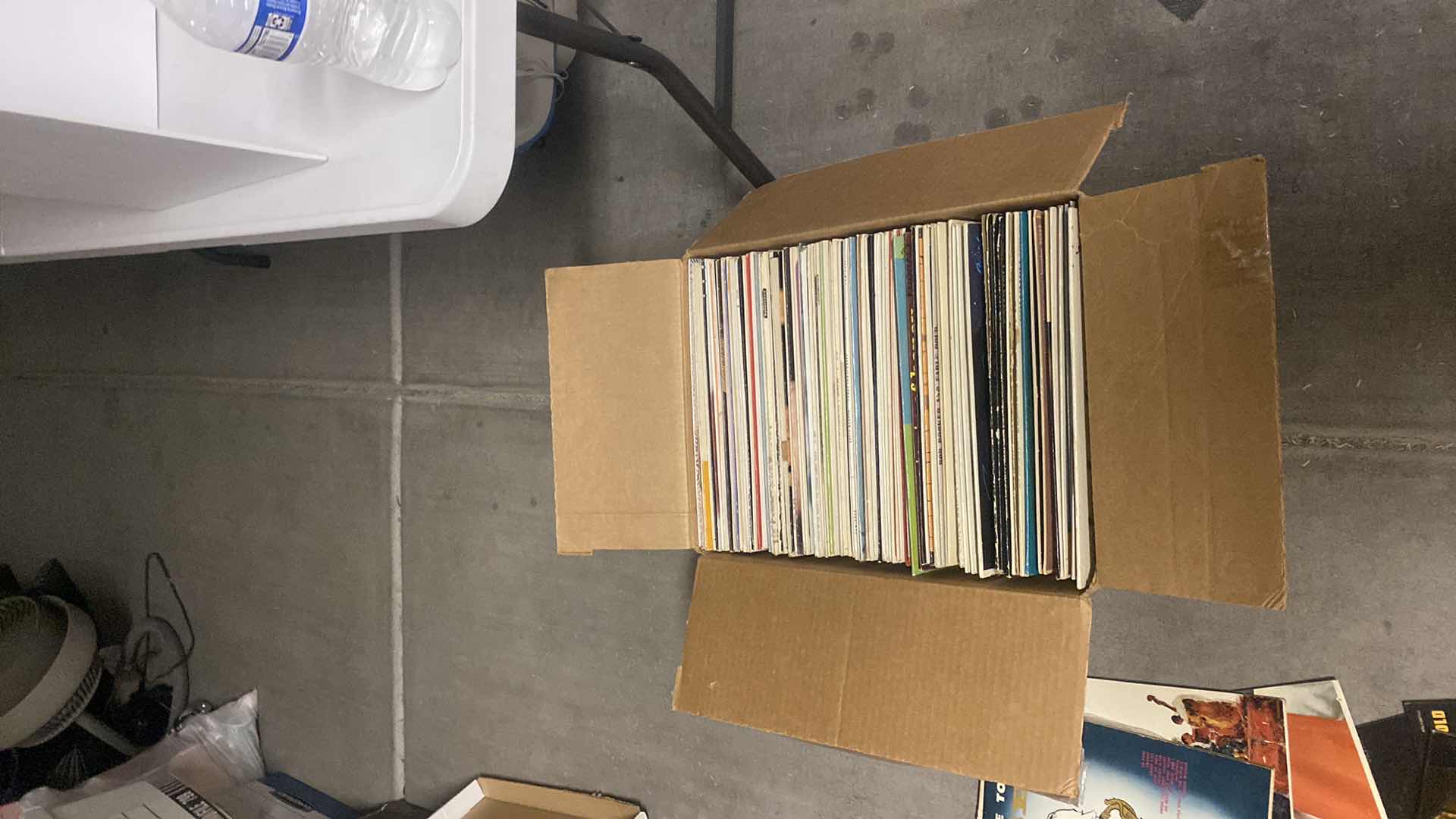 Photo 1 of BOX OF VINYL RECORDS - CLASSICAL AND OLDIES