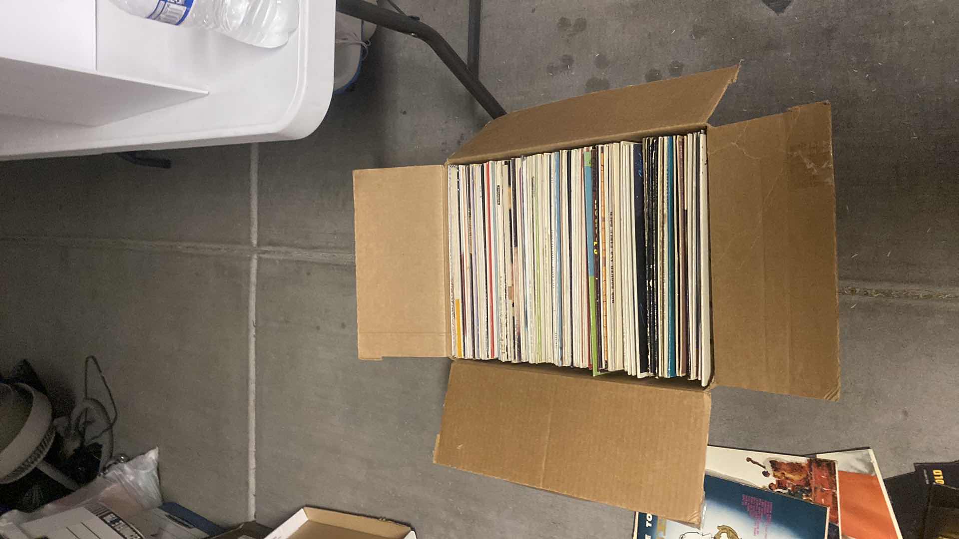 Photo 1 of BOX OF VINYL RECORDS - CLASSICAL AND OLDIES