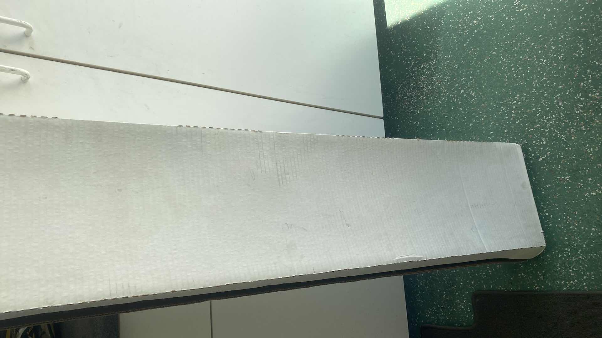 Photo 1 of LITHONIA LIGHTING 4’ SHOPLIGHT