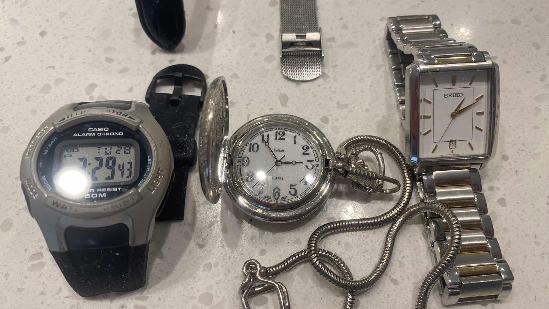 Photo 4 of 6 WATCHES