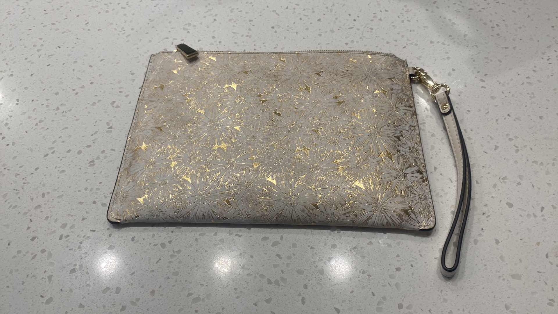Photo 1 of MICHAEL KORS HANDBAG 9 1/2” X 7”
