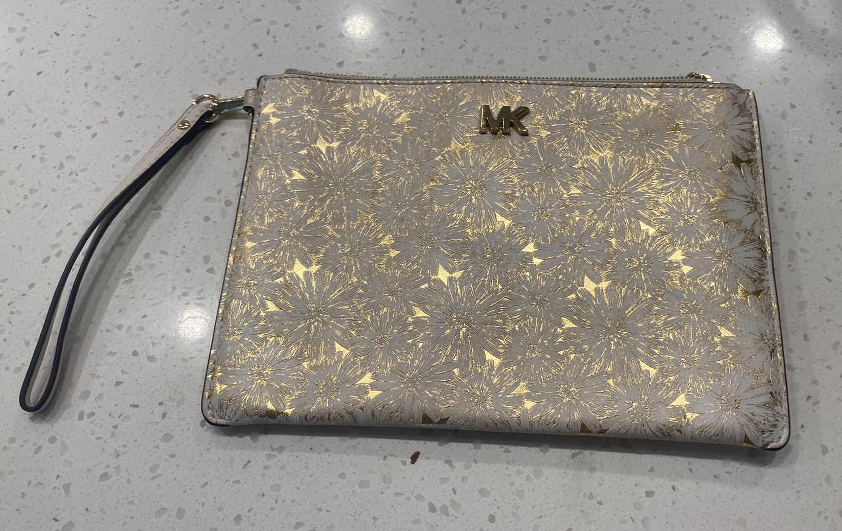 Photo 1 of MICHAEL KORS HANDBAG 9 1/2” X 7”