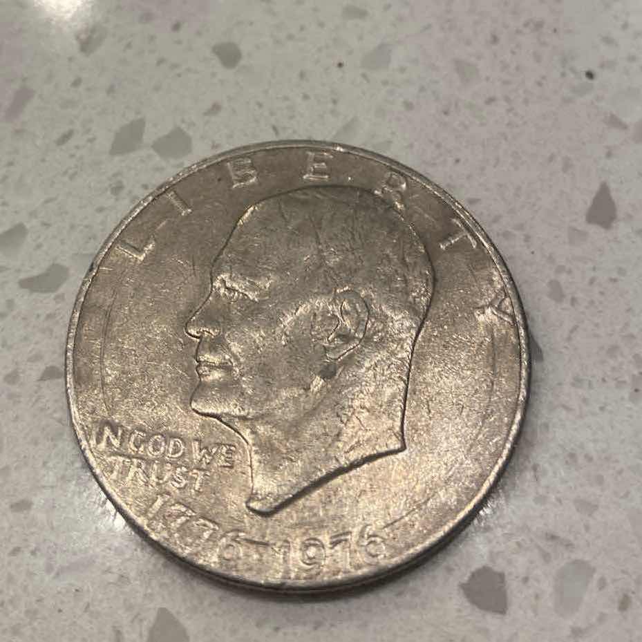 Photo 1 of ONE DOLLAR 1976 EISENHOWER BICENTENNIAL  COIN