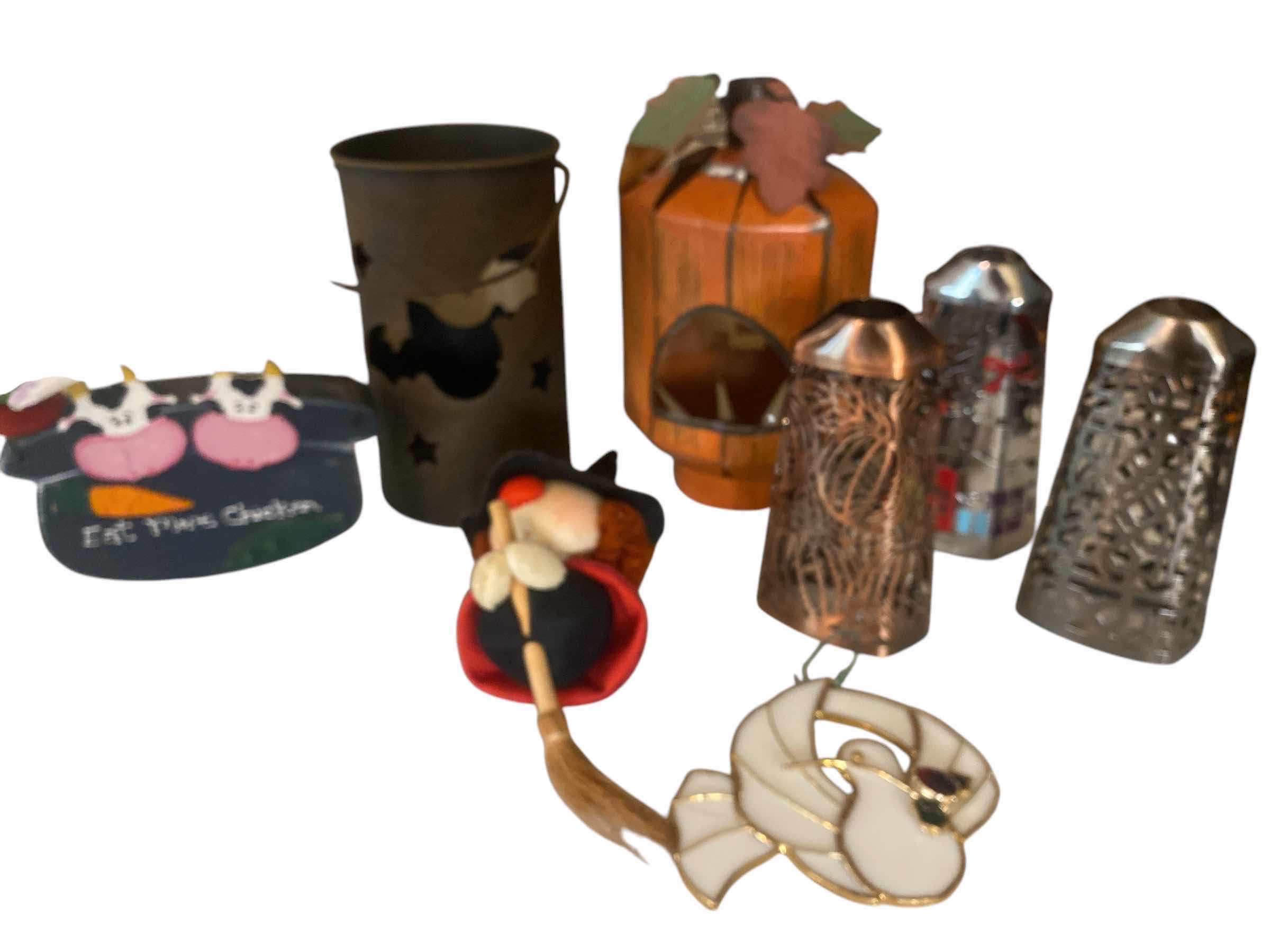 Photo 1 of 5 - METAL HOLIDAY LUMINARIES & MORE