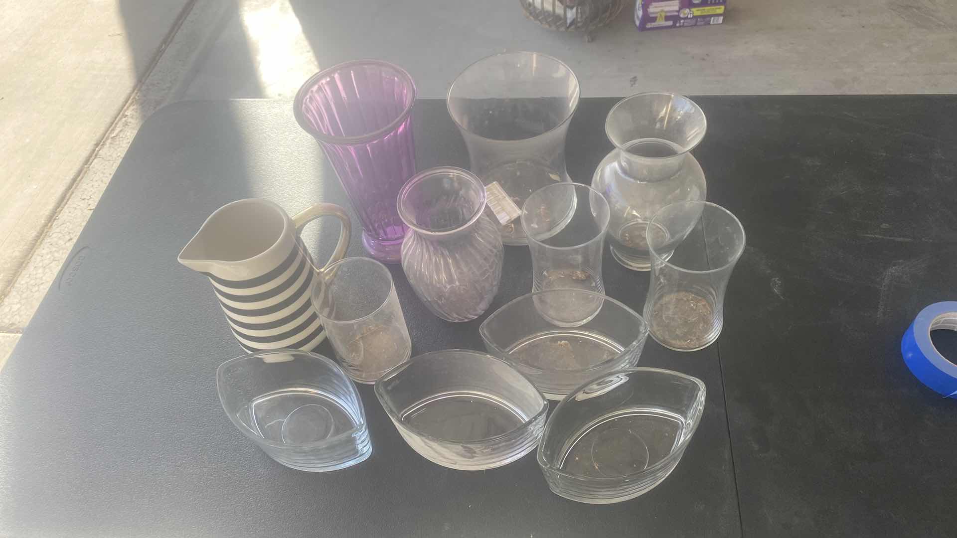 Photo 2 of 12 - VASES