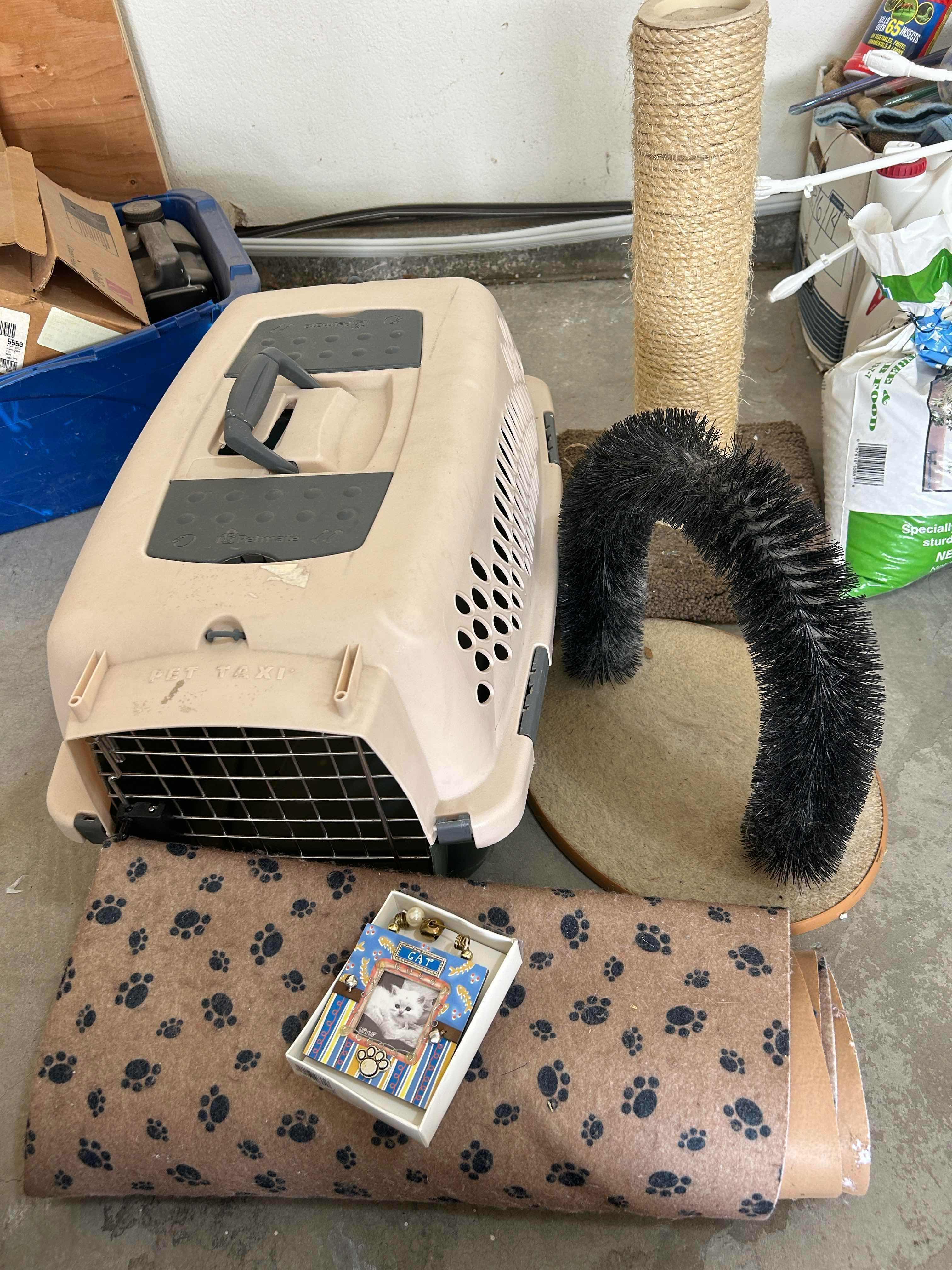 Photo 1 of PET SUPPLIES