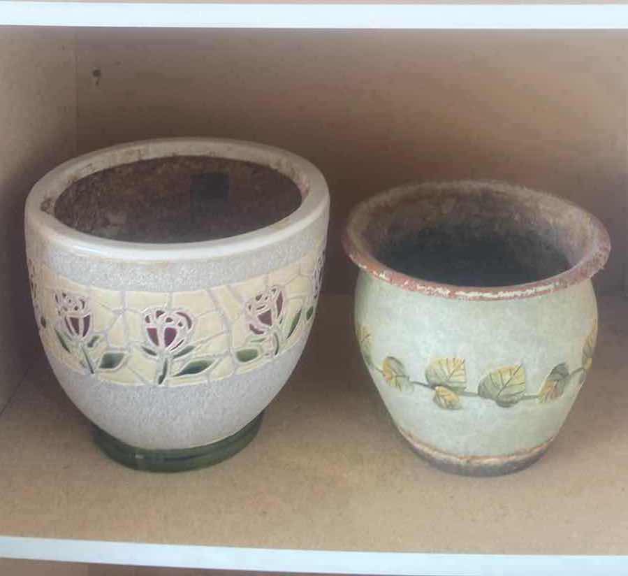 Photo 1 of 2 - POTTERY LARGEST 9 1/2” x 8”