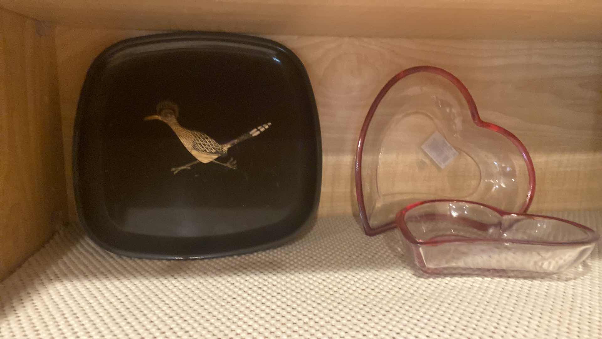 Photo 3 of CONTENTS OF KITCHEN CABINET- GLASS PLATERS & BOWLS
