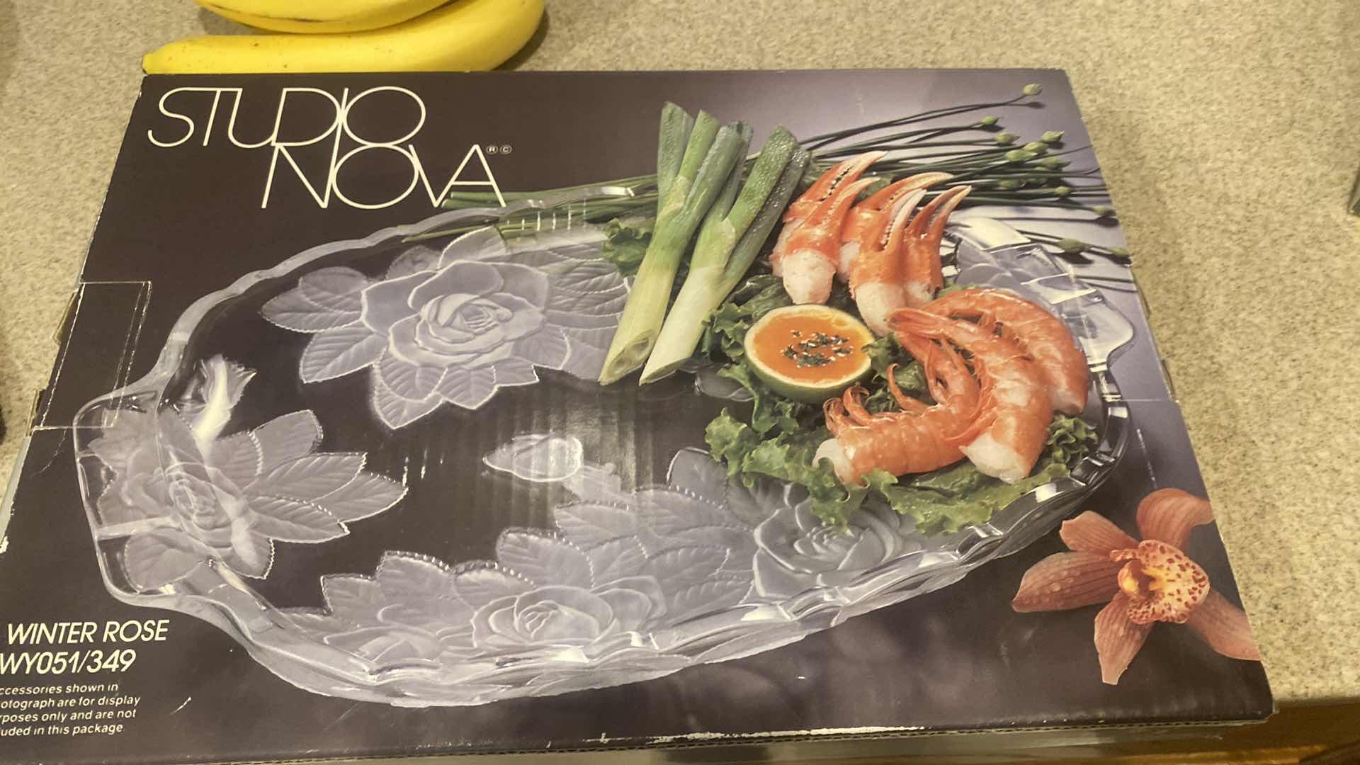 Photo 5 of CONTENTS OF KITCHEN CABINET- GLASS PLATERS & BOWLS