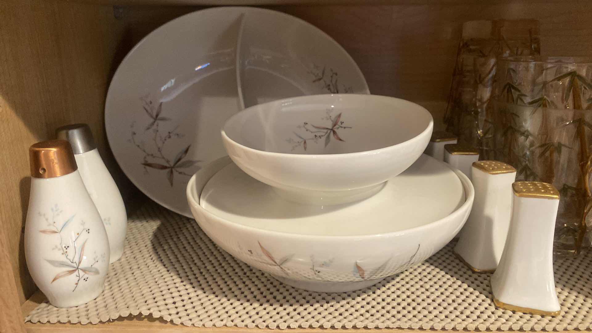 Photo 1 of 64 PIECES - CAREFREE TRYE CHINA SYRACUSE FINESSE MADE IN USA