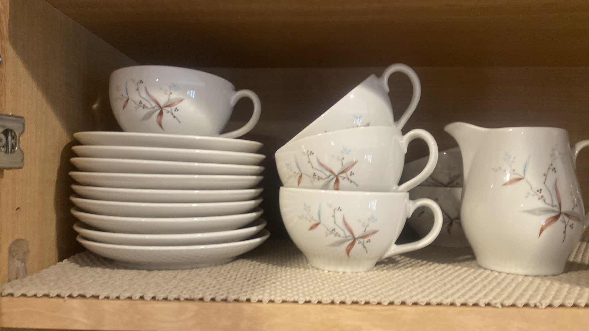 Photo 1 of 64 PIECES - CAREFREE TRYE CHINA SYRACUSE FINESSE MADE IN USA