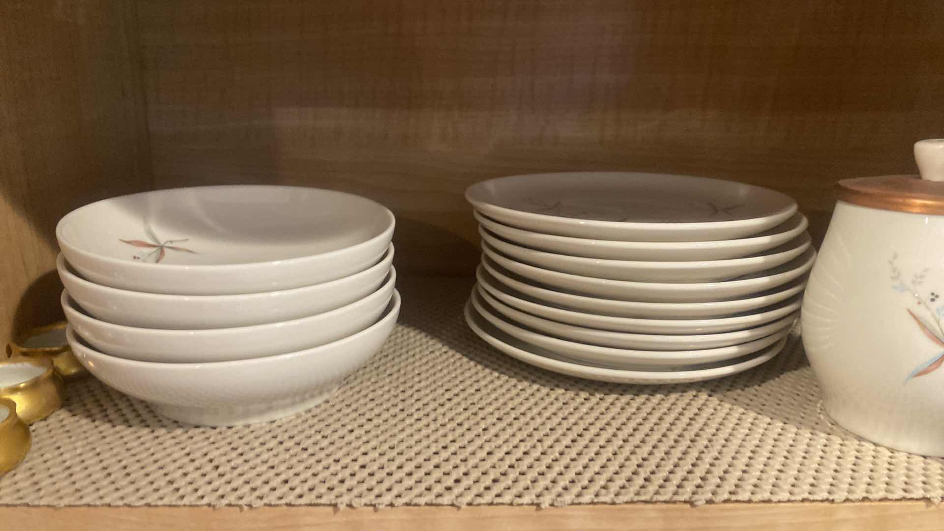 Photo 1 of 64 PIECES - CAREFREE TRYE CHINA SYRACUSE FINESSE MADE IN USA