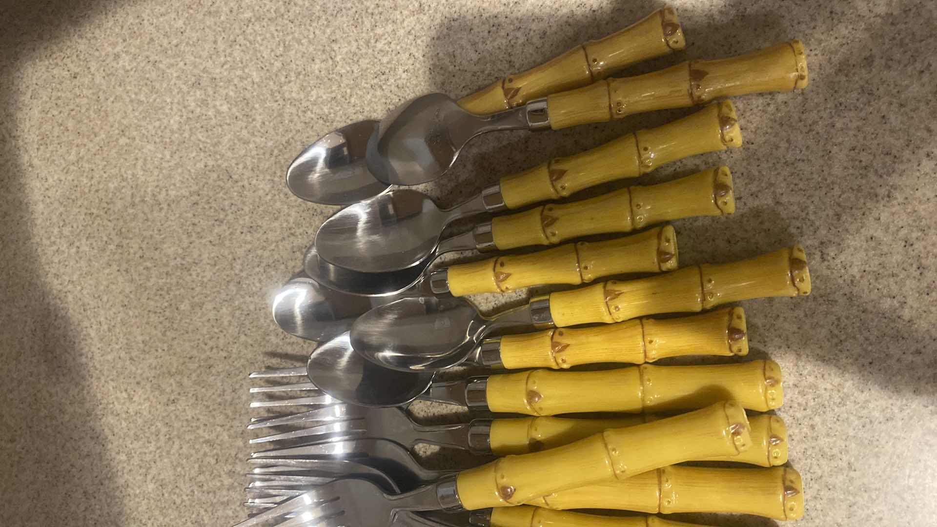 Photo 6 of 39 - PIECES GIBSON SILVERWARE