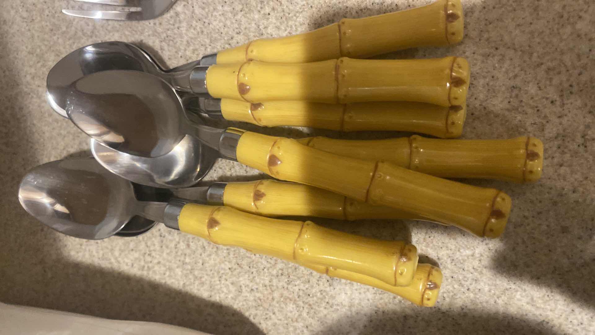 Photo 1 of 39 - PIECES GIBSON SILVERWARE