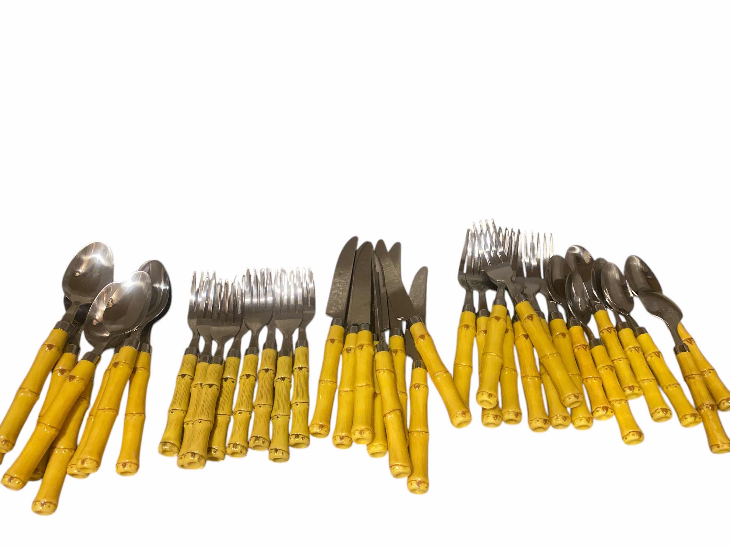 Photo 1 of 39 - PIECES GIBSON SILVERWARE