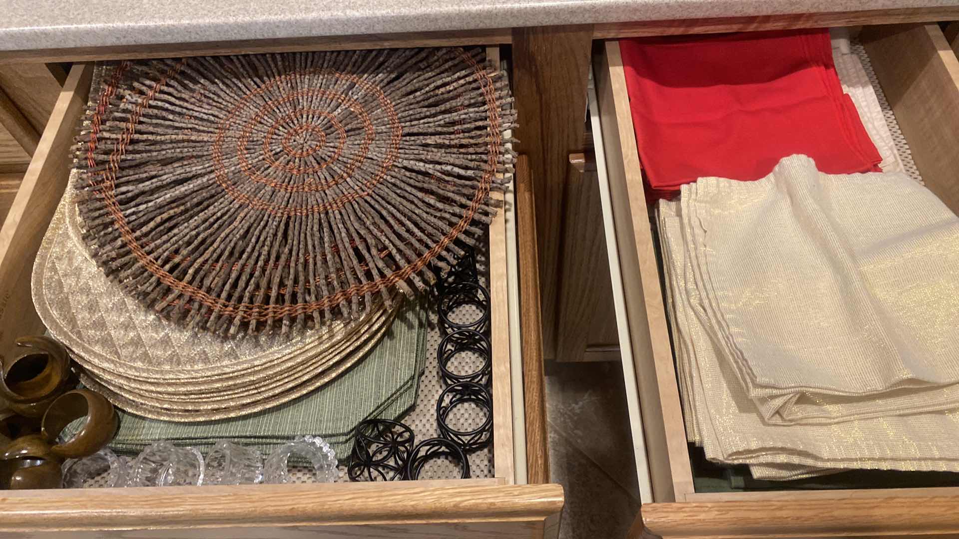 Photo 1 of 2 - DRAWERS PLACEMATS NAPKINS & RINGS