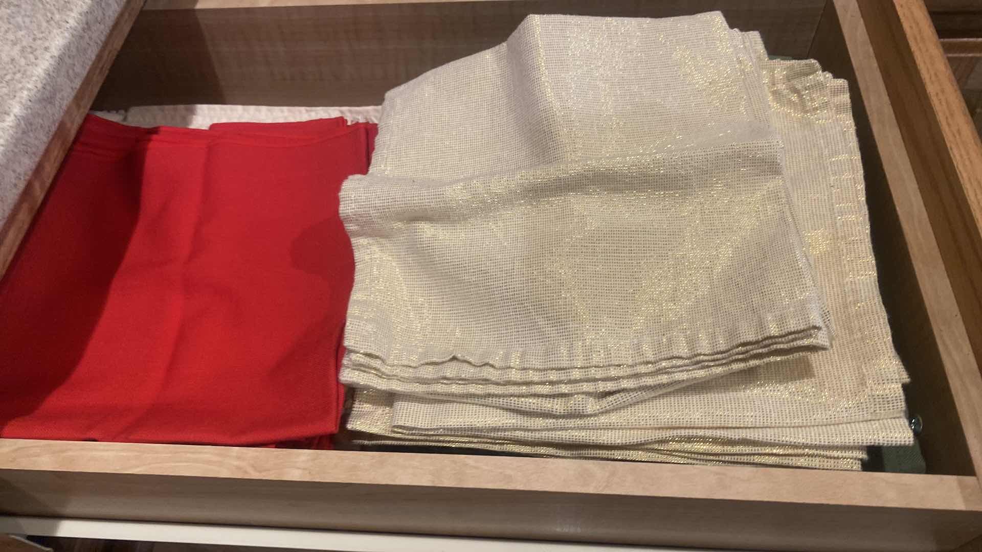 Photo 1 of 2 - DRAWERS PLACEMATS NAPKINS & RINGS