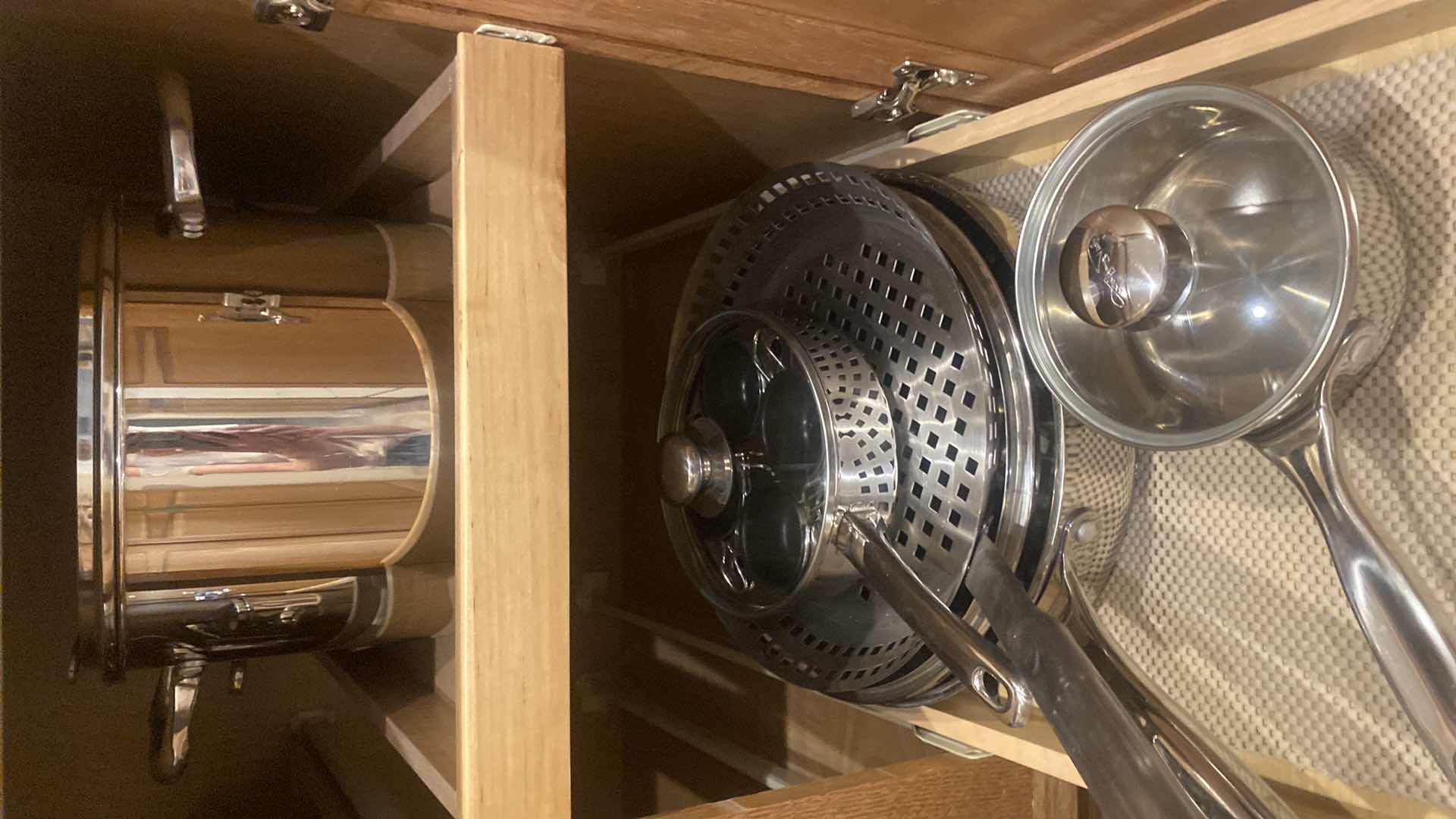 View 1 of CONTENTS KITCHEN CABINET - POTS & PANS WOLFGANG PUCK BISTRO