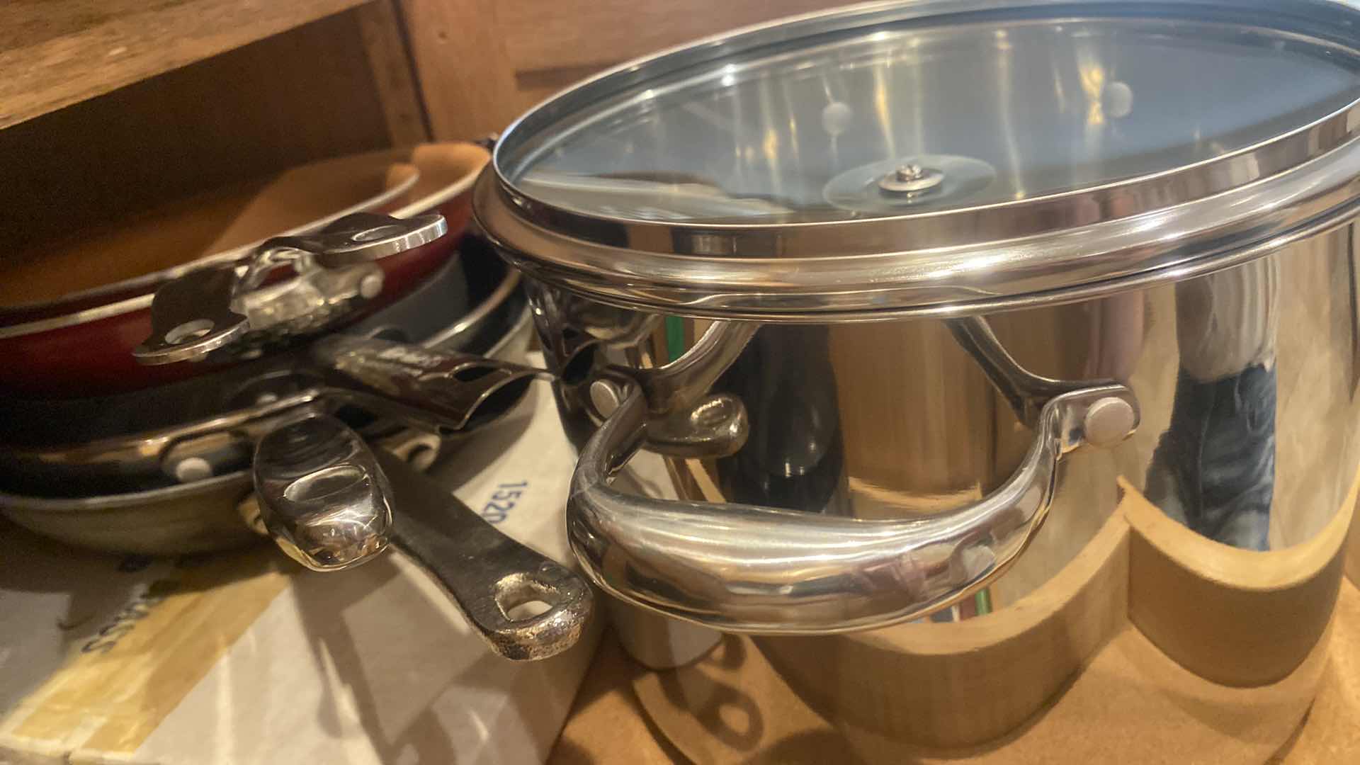 View 3 of CONTENTS KITCHEN CABINET - POTS & PANS WOLFGANG PUCK BISTRO