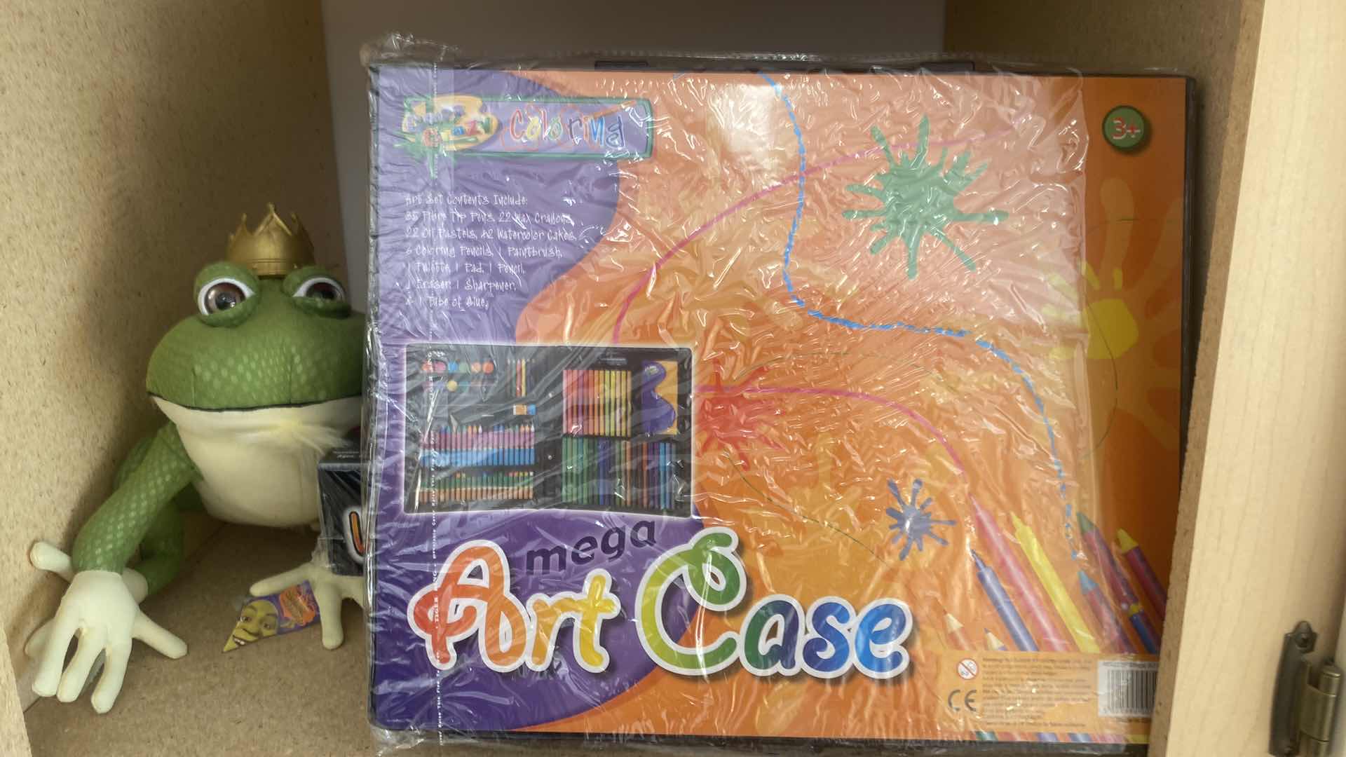 Photo 1 of 4 - GAMES, ARTWORKS & STUFFED FROG