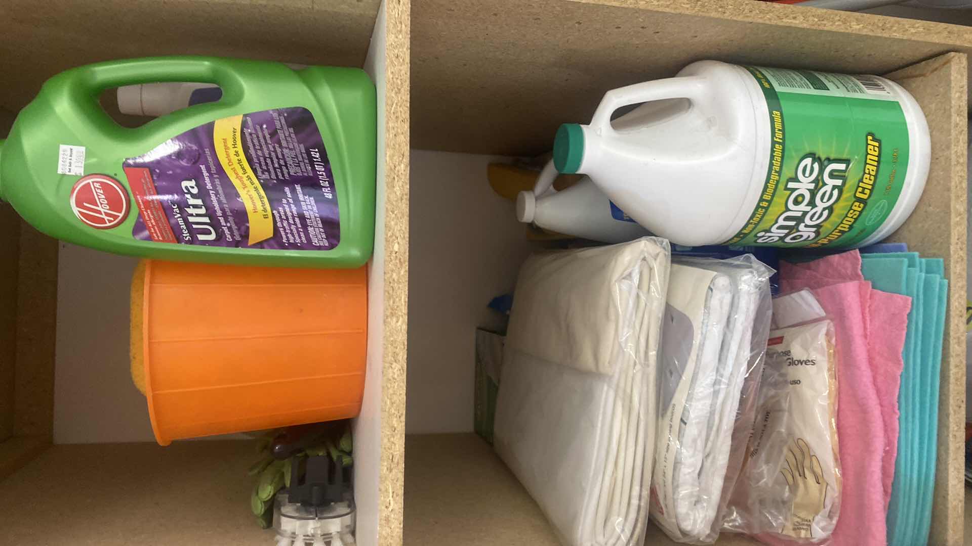 Photo 1 of CONTENTS 2 SHELFS GARSGE CABINET / CLEANING SUPPLIES