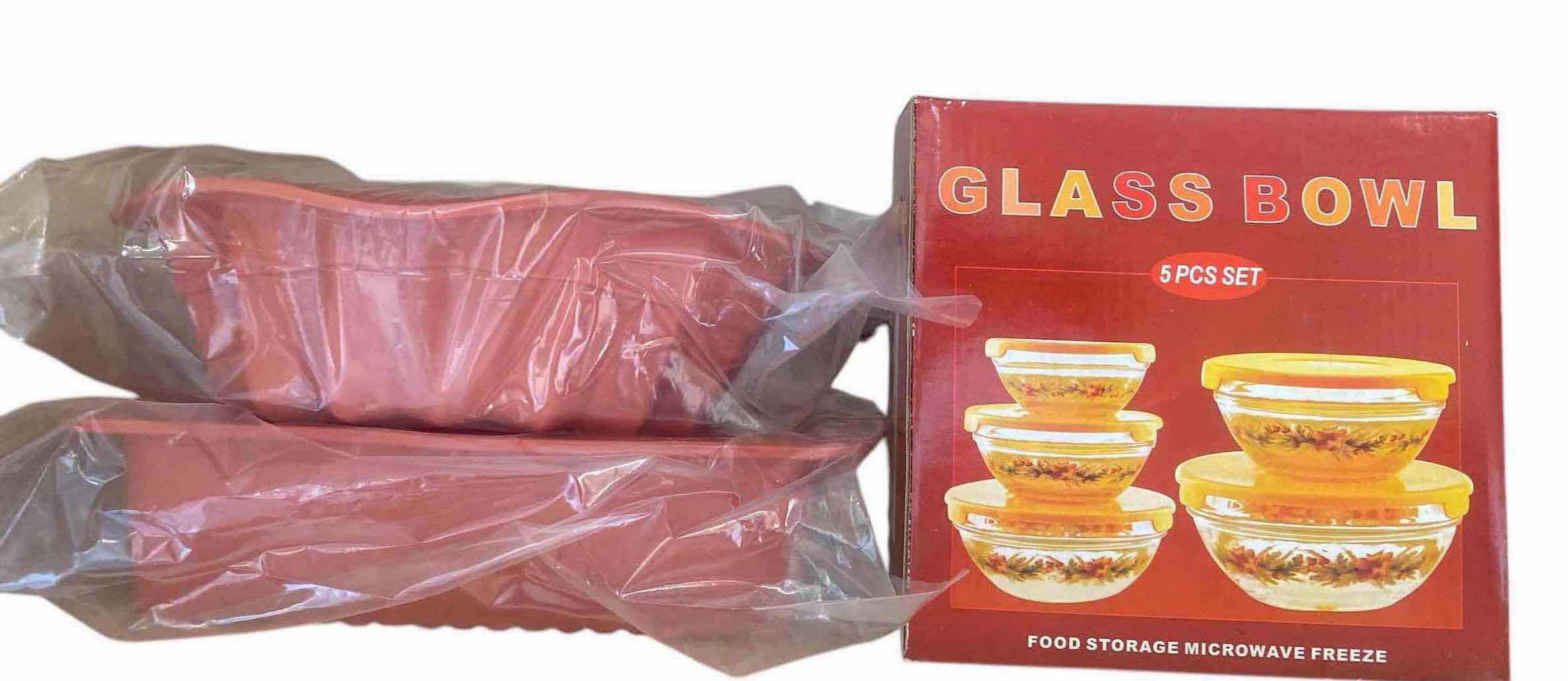 Photo 1 of GLASS BOWL SET & 2 SILICONE BAKERS