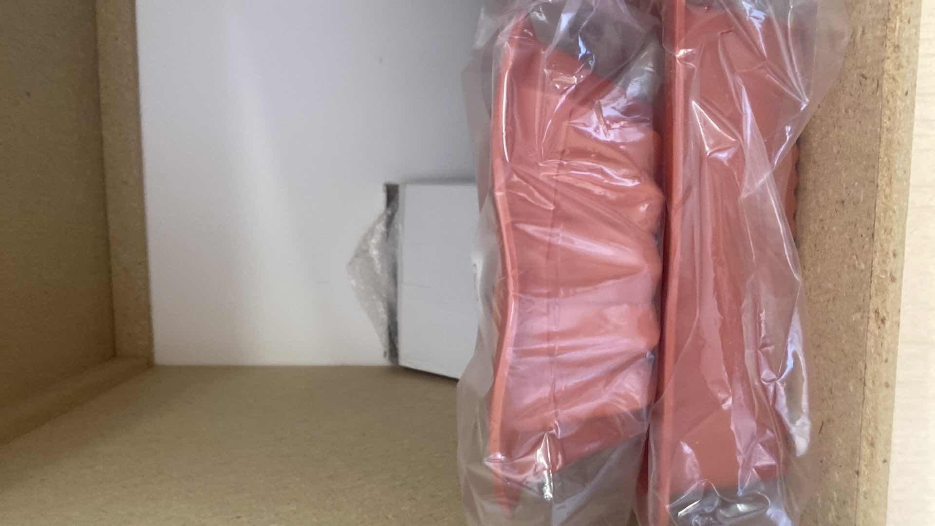 Photo 1 of GLASS BOWL SET & 2 SILICONE BAKERS