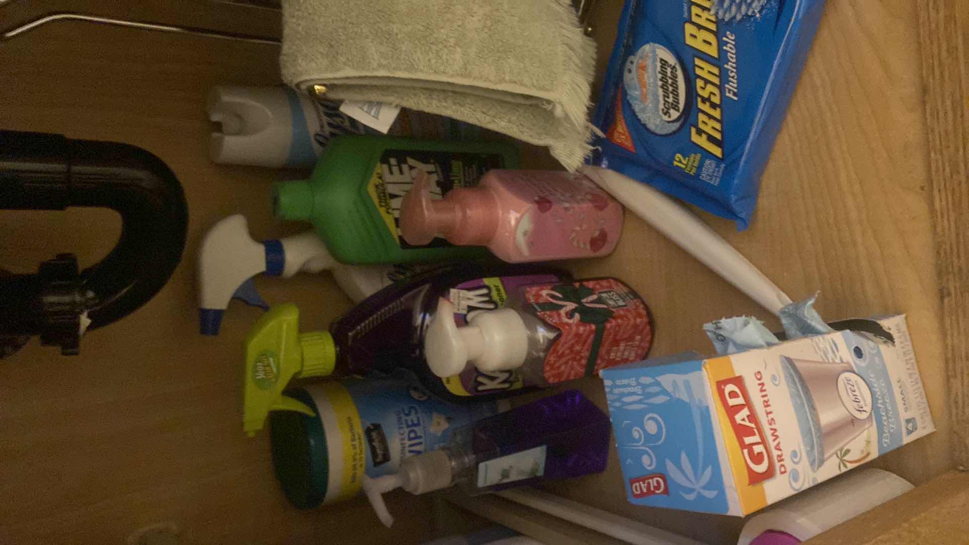 Photo 1 of CONTENTS BATH CABINET - CLEANING & PERSONAL CARE