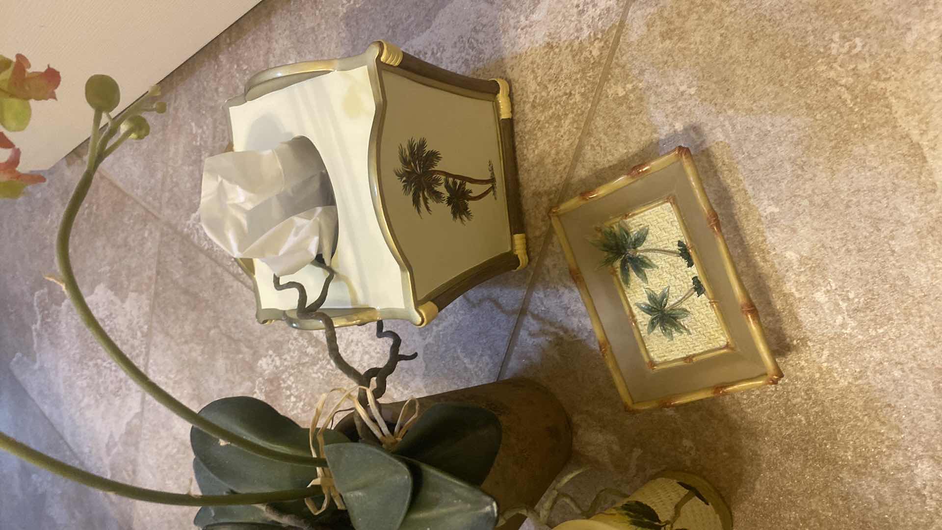 Photo 1 of BATHROOM ACCESSORIES & ORCHID H16”