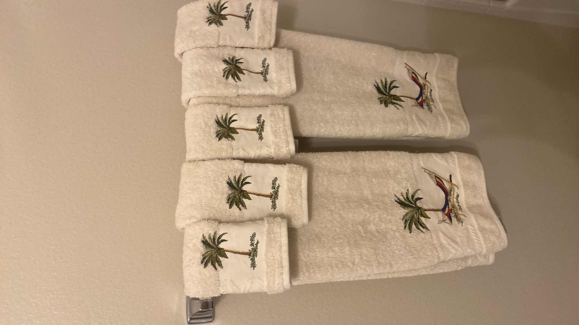 Photo 1 of 7 - ISLAND STYLE TOWELS & FLORAL & BUNNIES WOOD DRCOR 12”