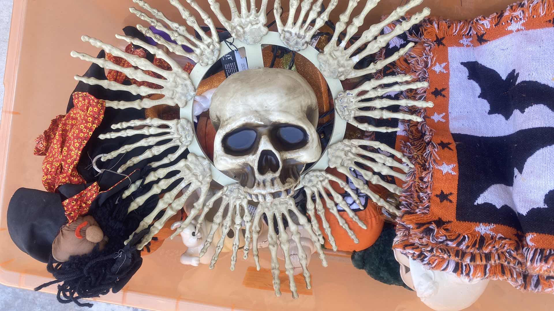 Photo 3 of 2 TOTES HALLOWEEN DECOR