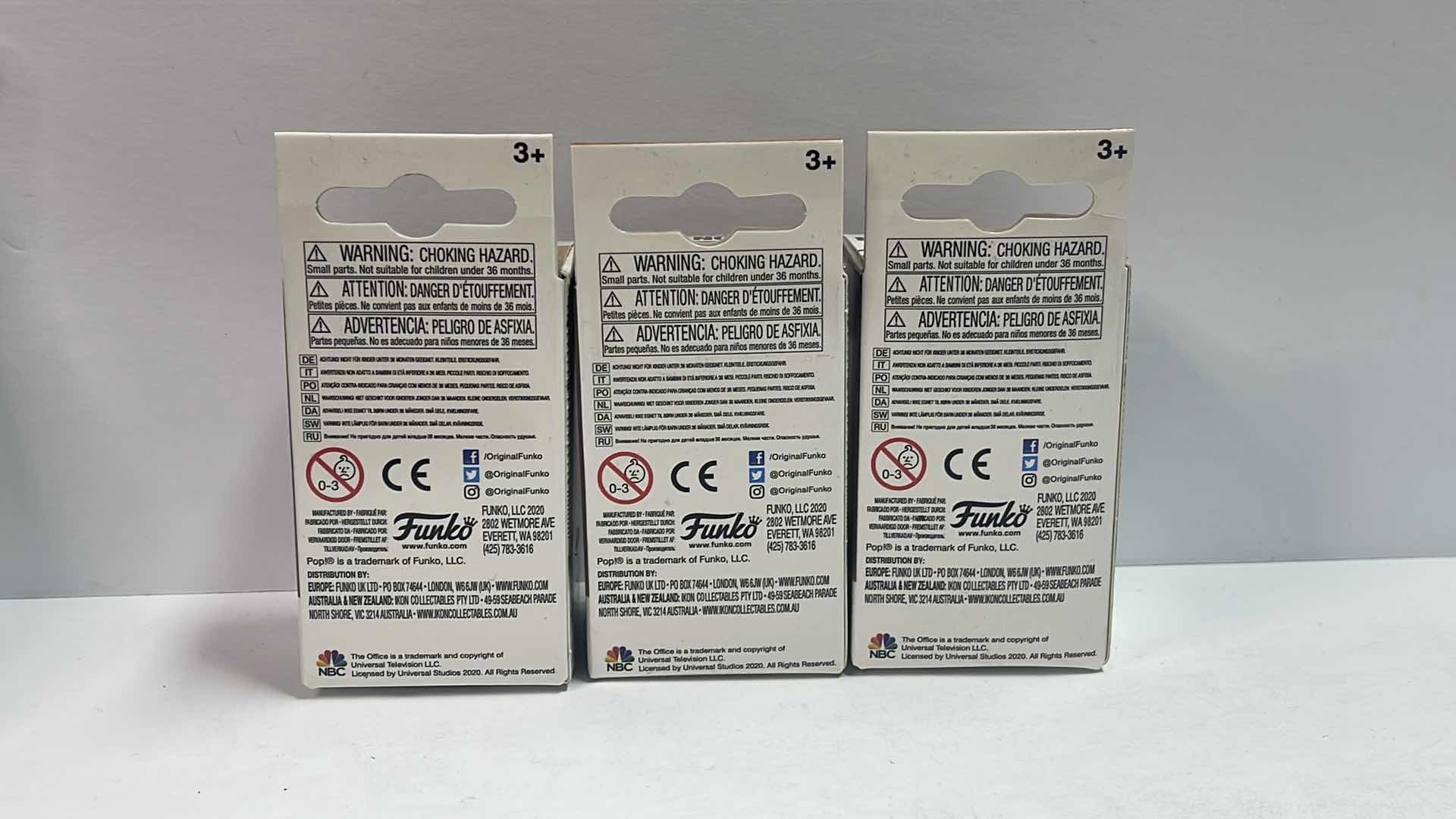 Photo 4 of NEW 3 POCKET POP KEYCHAINS “THE OFFICE “ - DARRYL PHILBIN , PRISON MIKE & DWIGHT SCHRUTE - TOTAL RETAIL PRICE $ 36.00