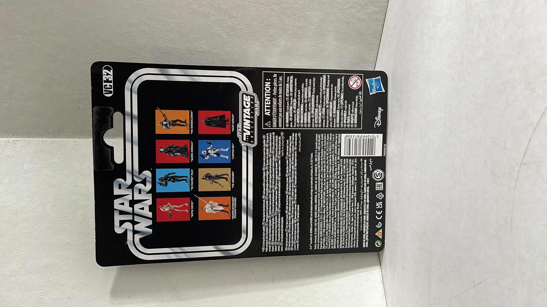 Photo 1 of NIB STAR WARS ATTACK OF THE CLONE WARS ANAKIN SKYWALKER PEASANT DISGUISE VC32 MSRP $14.99