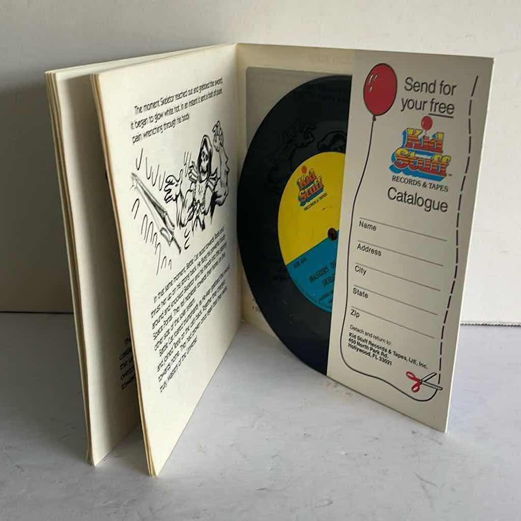 View 3 of NIB 1983 MASTERS OF THE UNIVERSE THE REVENGE OF SKELETOR RECORD & BOOK MSRP $18